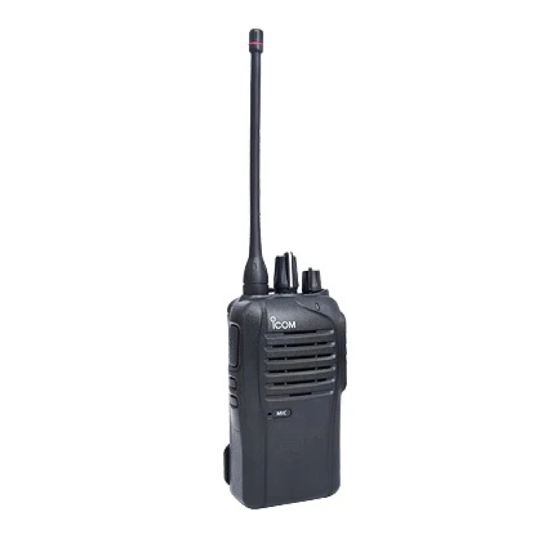 Radio portátil digital y analógico en rango de frecuencia 400-470MHz, 16 canales, 4 W de potencia de RF. Batería, cargador, antena y clip incluidos.