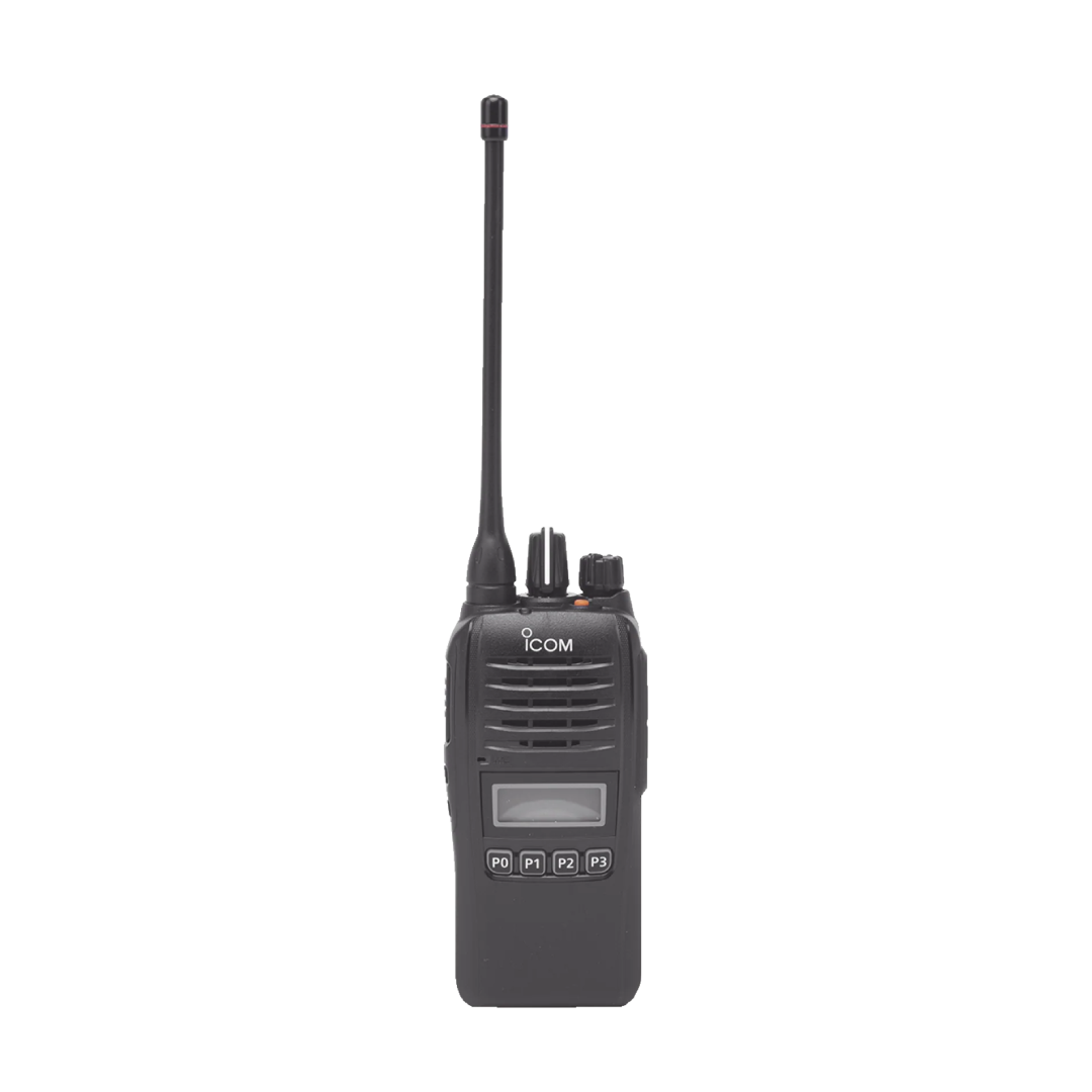 Radio digital NXDN en la banda de UHF, rango de frecuencia 400-470MHz, sumergible IP67, analógico y digital, opera en sistemas trunking y convencional, 4W de potencia.